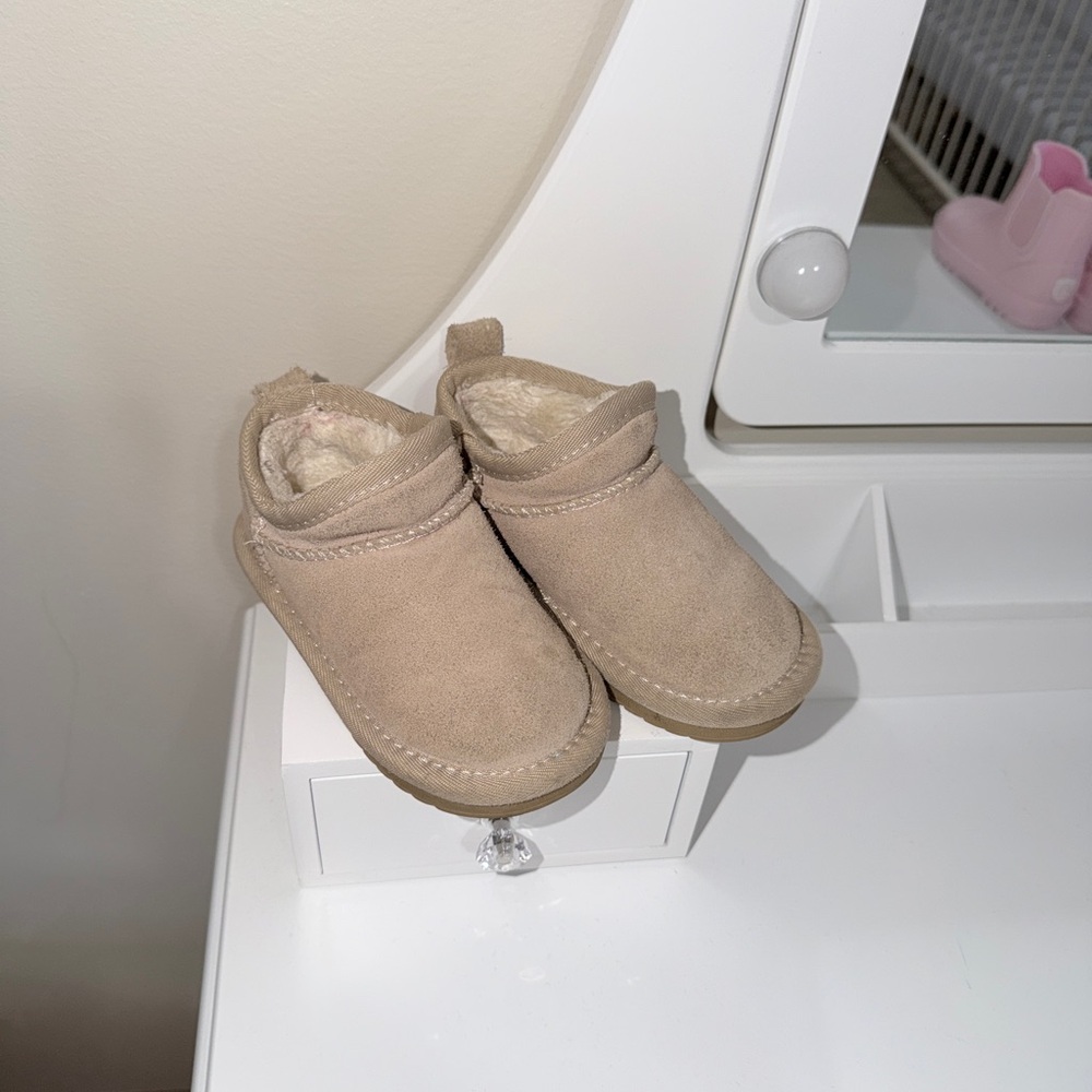 Tullabee Baby Boots size 7